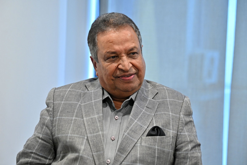 विनोद चौधरीले लिए सुरुवाती अग्रता